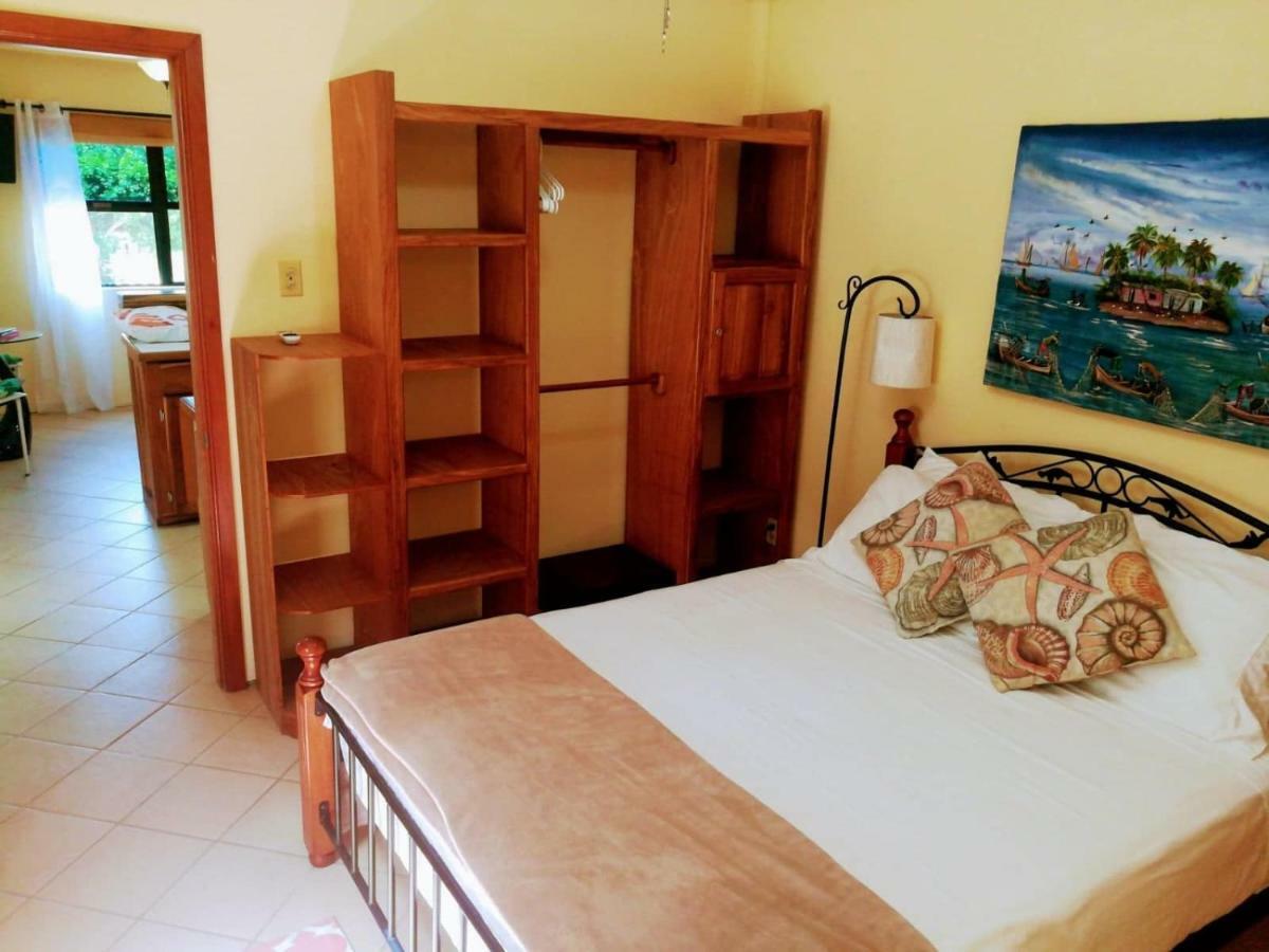 Dolce Cabana Waterfront Suites Placencia Exterior foto